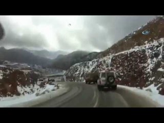 Suudi Arabistan' da Çöle Kar Yağdı