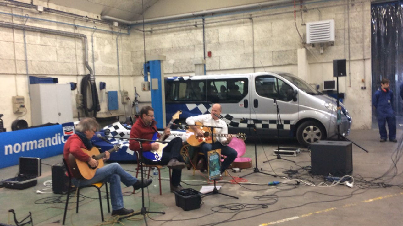 Solidarité. Récital dans les ateliers du lycée Jules Verne