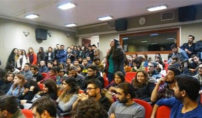 Öğrenciler, CNN Türk Genel Müdürü Aktaş'ı protesto etti