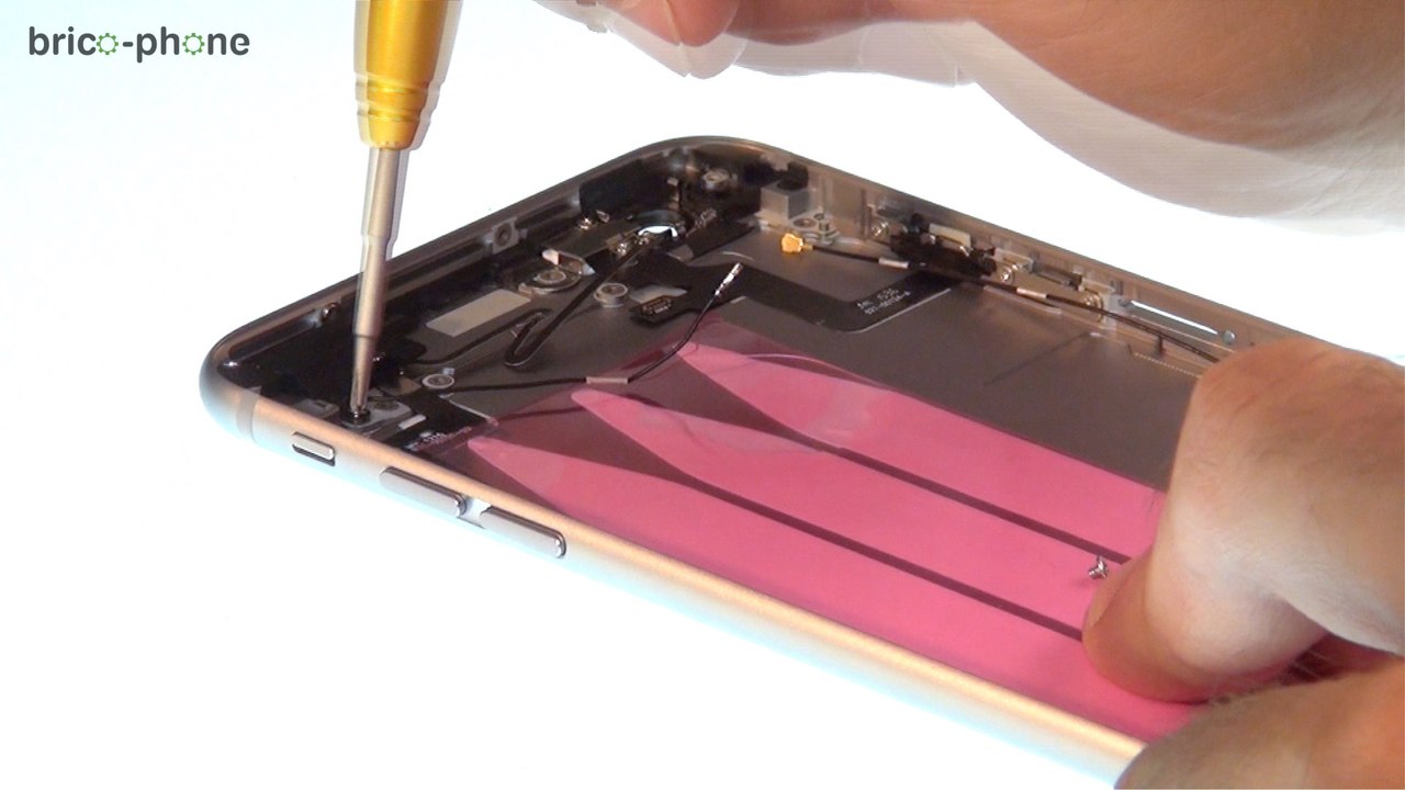 iPhone 6S Plus : comment changer la coque arrière complète (HD)