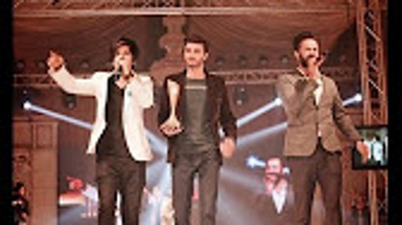 Chai wala wins best looking award and song  live perfomance in lahore royal hotel