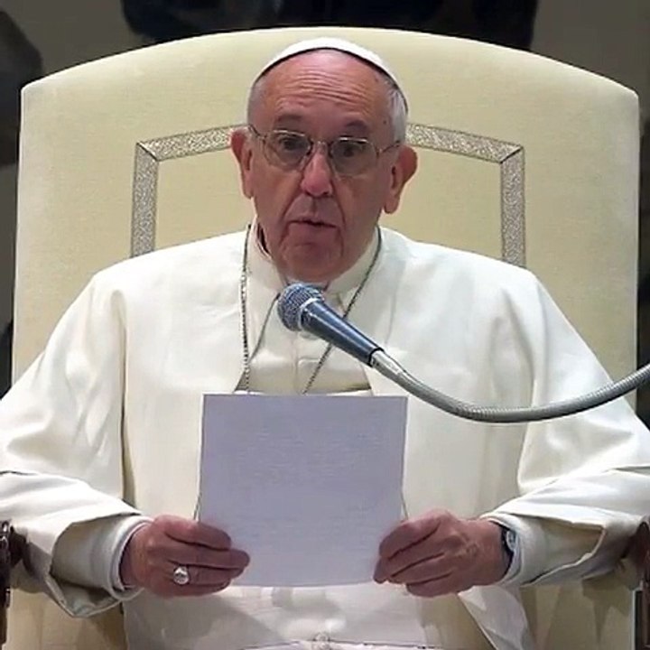 75. Pape François sur Instagram