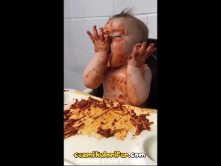 Ne Uykudan Ne Yemekten Vazgeçen Ufaklığın Ortalığı Pert Etmesi