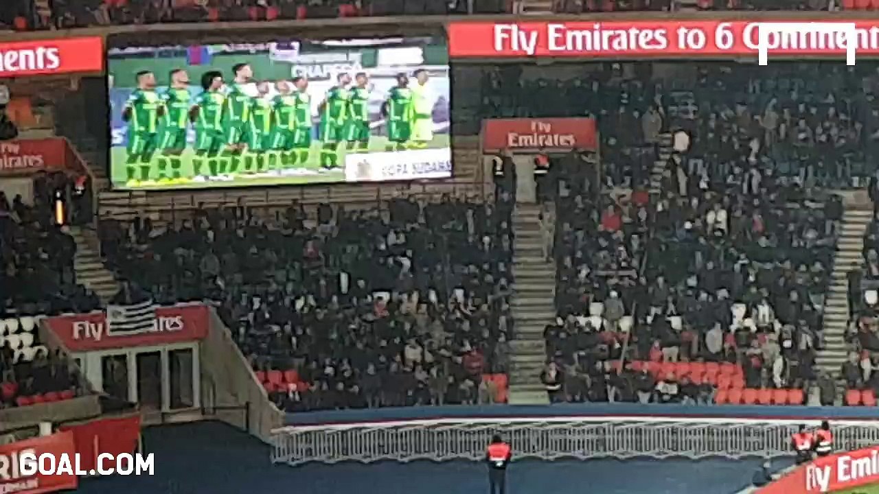 PSG : L'hommage du Parc des Princes à Chapecoense. #ForçaChape