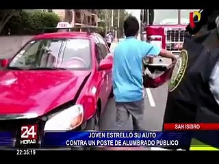 Joven estrelló su moderno auto contra poste en San Isidro