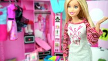 Chelsea hace un Desastre en la Lavanderia de Barbie - Maquina lavadora de Juguete