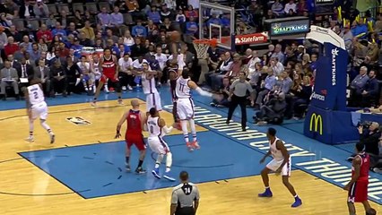 John Wall met Enes Kanter sur un poster