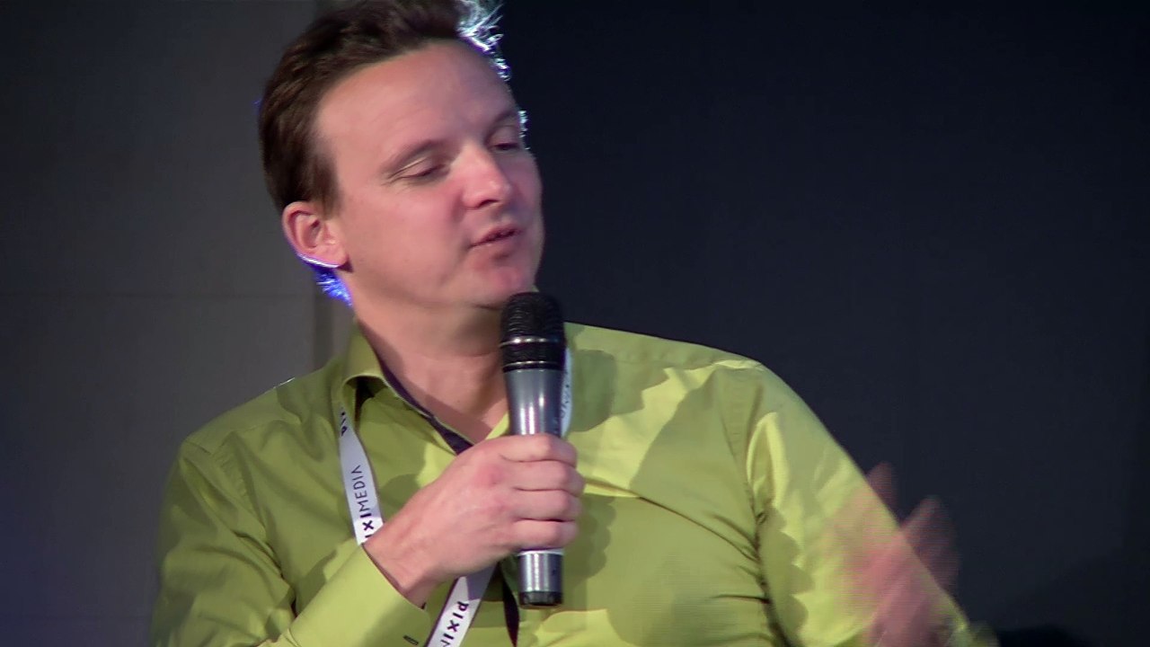 [COLLOQUE 2016] Table Ronde 3 - L'expérience utilisateur nouvelle génération : ceux qui cassent les codes #ConsumerFirst