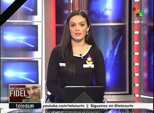 Argentinos rinden honores a Fidel Castro en la embajada de Cuba