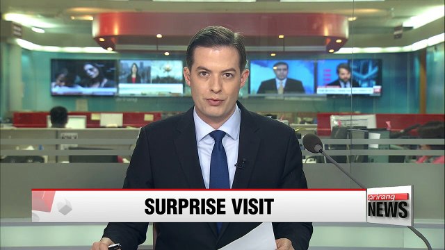 President Park visits fire-ravaged market in Daegu, offers relief