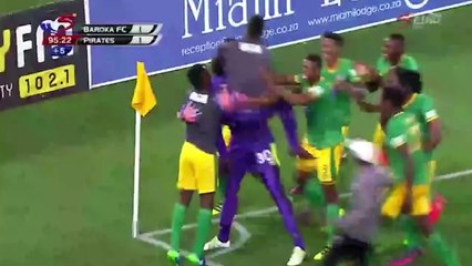 Un gardien égalise sur une bicyclette à la 95e minute