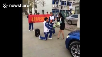 Middle school student proposes to his teacher, she says 'no'