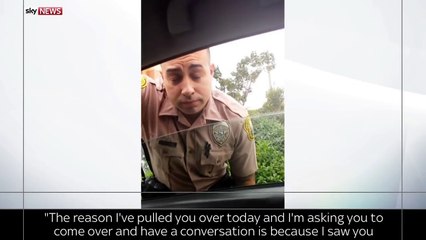 Mulher PERSEGUE e MANDA ENCOSTAR POLICIA que ia acima do limite de velocidade!