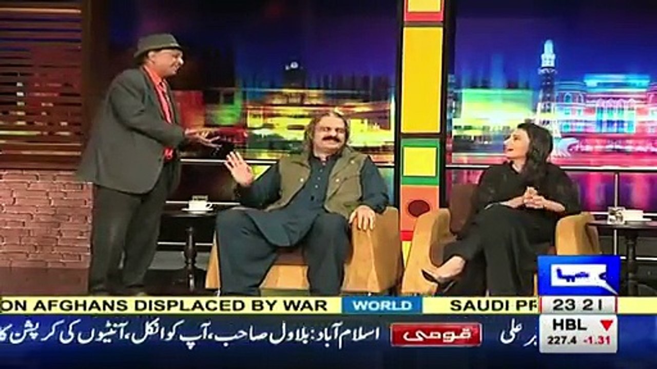 Shehd ki Botel , gandapur angry