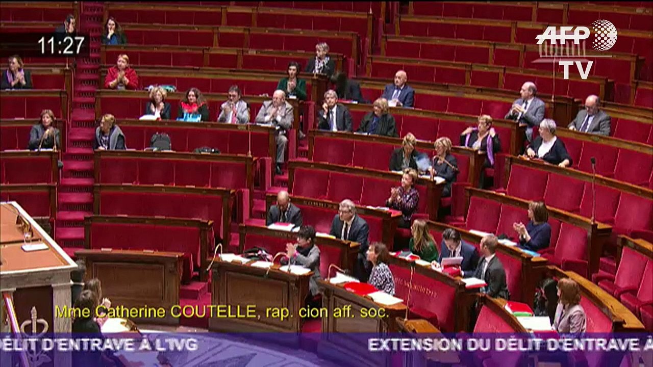 IVG: Rossignol défend l'extension du délit d'entrave