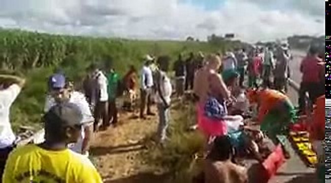 Autobús con turistas canadienses sufre accidente en autovía del Este