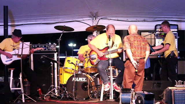 Danny McCorkle & the Katz perform 'That's All Right' Elvis Week 2016 copy