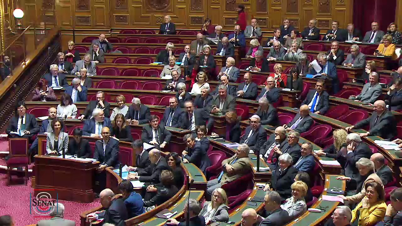 François Grosdidier : " Le pédalo de François Hollande s'est transformé en radeau de la méduse ! "