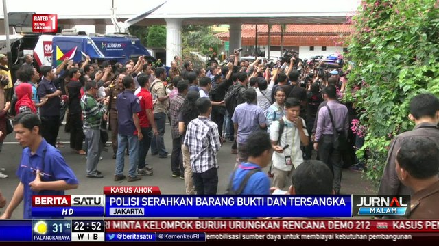 Ahok Hadiri Penyerahan Berkas ke Kejagung