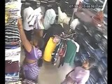 How Ladies theft Sarees in shopping malls|Youngster's Choice.