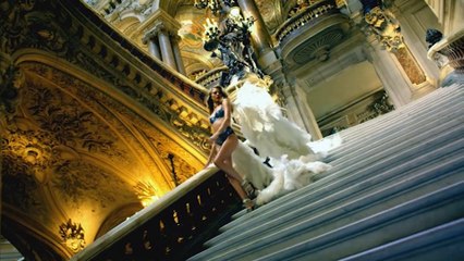 Los ángeles de Victoria's Secret conquistas París