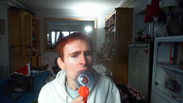 Wiwi égratigne y es por ti de Juanes