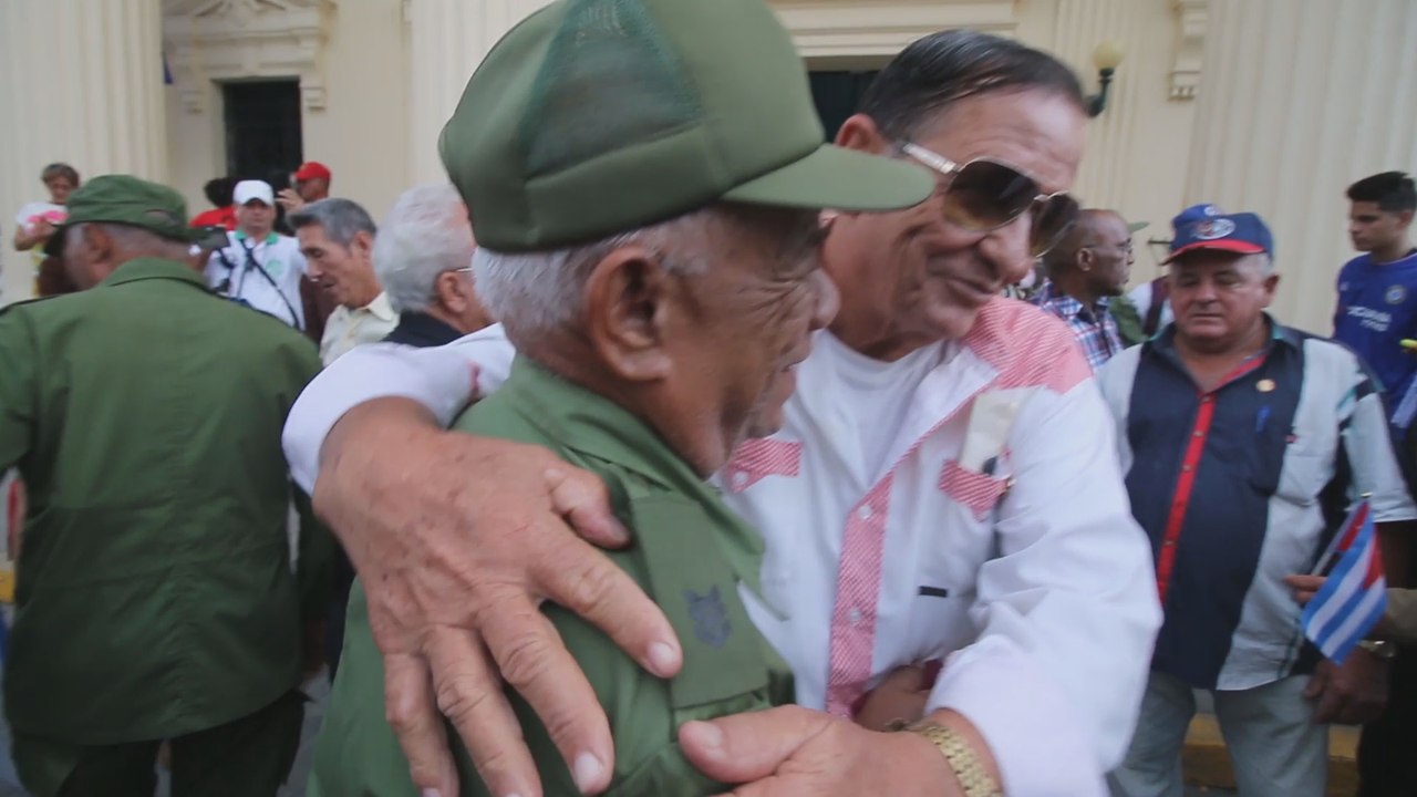 Santa Clara despide al comandante Fidel junto a un grupo de veteranos