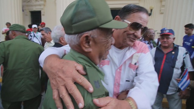 Santa Clara despide al comandante Fidel junto a un grupo de veteranos