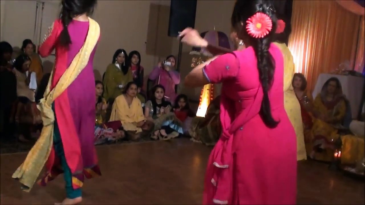 Amazing Mehndi Dance