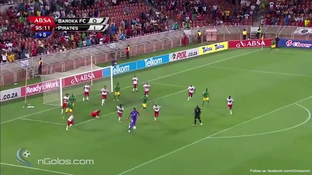 Oscarine Masuluke, guarda redes marca o golo do empate no último minuto com um pontapé de bicicleta