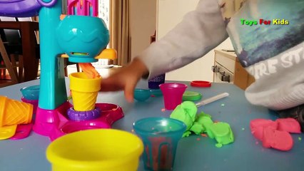 Đồ chơi đất nặn Play Doh - Chiếc máy làm kem kỳ diệu cho bé yêu