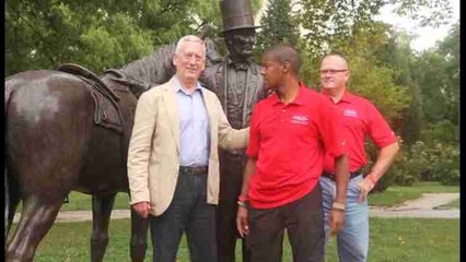 Trump elige a ex jefe militar en O. Medio para el Pentágono, según el Post