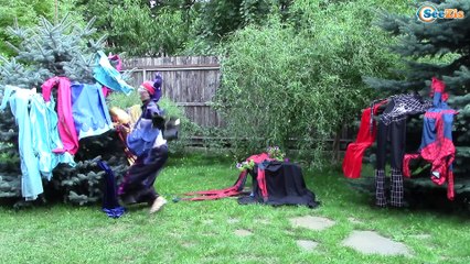 Joker w/ Maleficent vs Pink spidergirl, Frozen Elsa, Giant foot Superheroes IRL