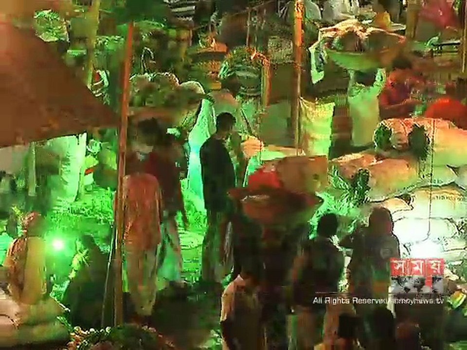 রাজধানীতে আসতে শীতের সবজি, ব্যস্ততা কারওয়ানবাজারে
