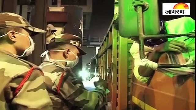 प. बंगाल में टोल पर सेना तैनात, ममता ने राज्य सचिवालय में डाला डेरा