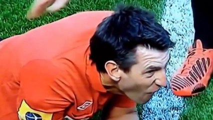 Top Funny Red Cards in Football! ft. Suarez, Rooney, Neymar, Ronaldinho, Ronaldo & More 2016