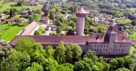 Vue d’ici : le château de Faverges