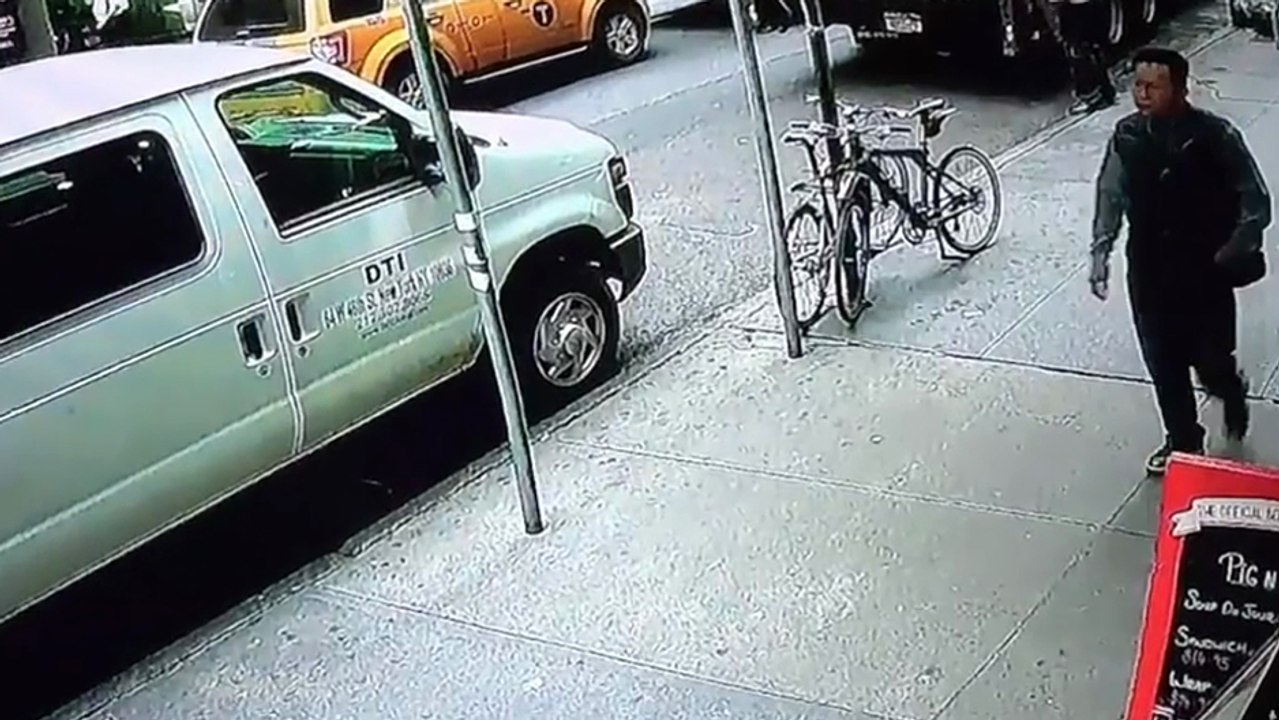 Cet homme vole 1.6M $ sans violence et sans pression