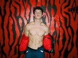 Shawn Mendes : Abdos dessinés et moue de mannequin, découvrez son premier shooting sexy !