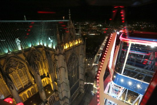 Noël : un petit tour dans la grande roue à Metz