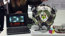 Un robot résout un Rubik's Cube à une vitesse folle. Impressionnant !