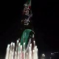 برج خليفة يتزين بأعلام الإمارات والسعودية في إحتفالية العيد الوطني الـ 45 لدولة الإمارات