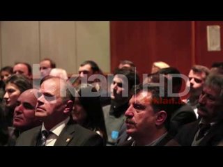 Nishani flet në PE për krimet e regjimit komunist