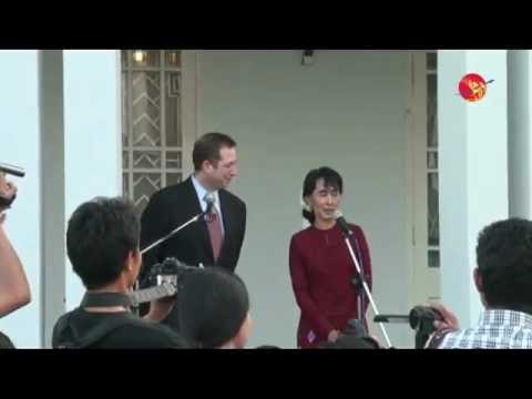 Mr Derek Mitchell and Suu Kyi's press conference on 14, March.