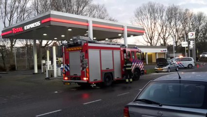 Autobrand bij tankstation Graan voor Visch