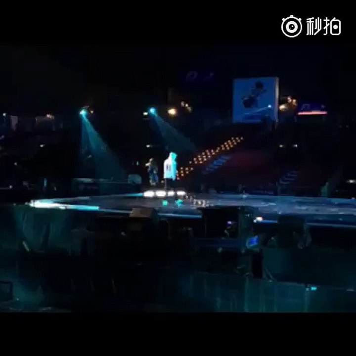 Taeyeon diễn tập song ca See You Again cùng Wiz Khalifa