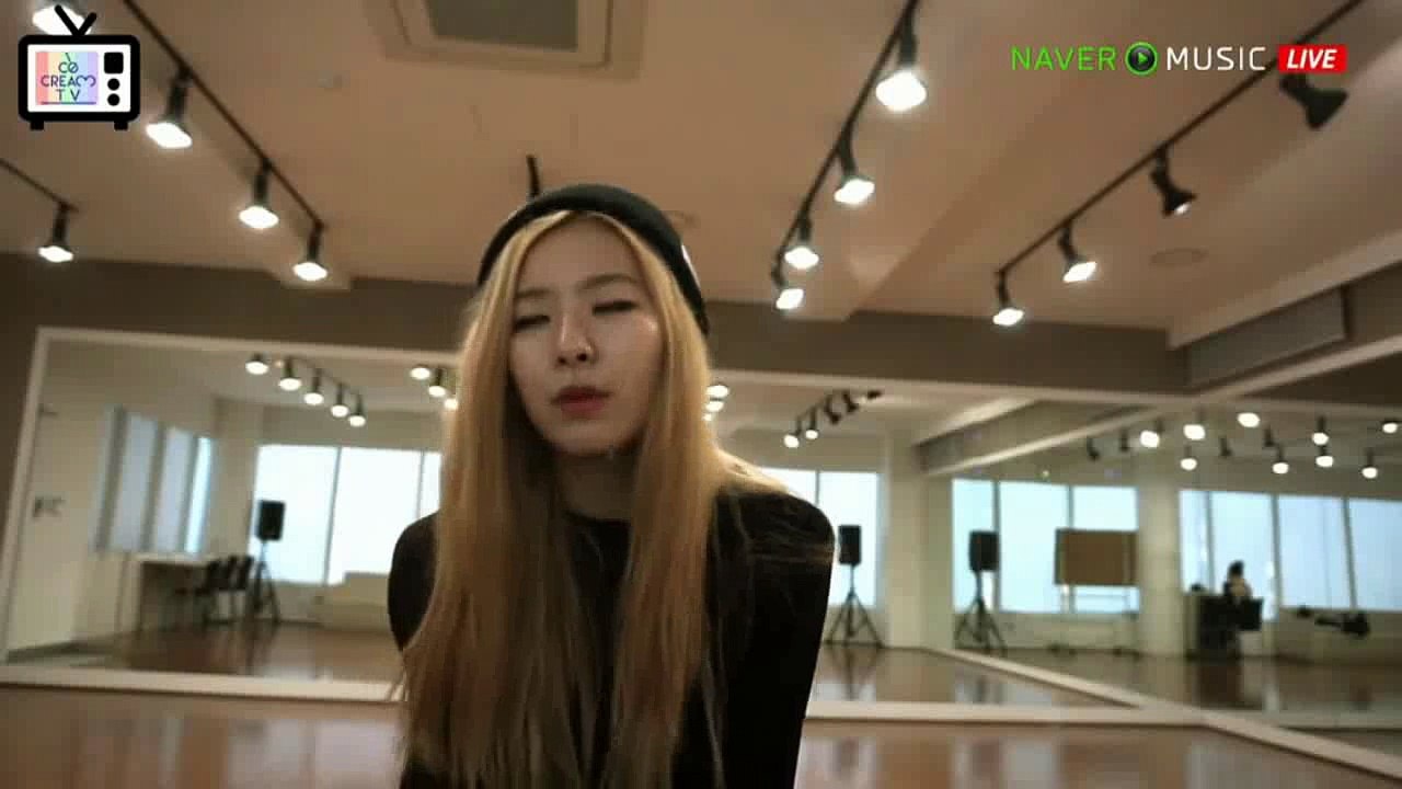 Red Velvet's Seulgi singing "Clown"