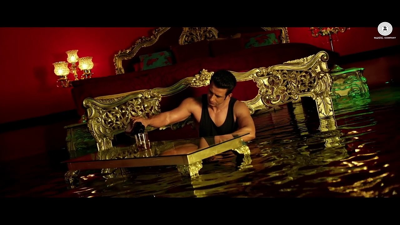 Tu Zaroorat Nahi Tu Zaroori Hai| Fuddu | Sunny Leone | Sharman Joshi | Ranbir Kapoor