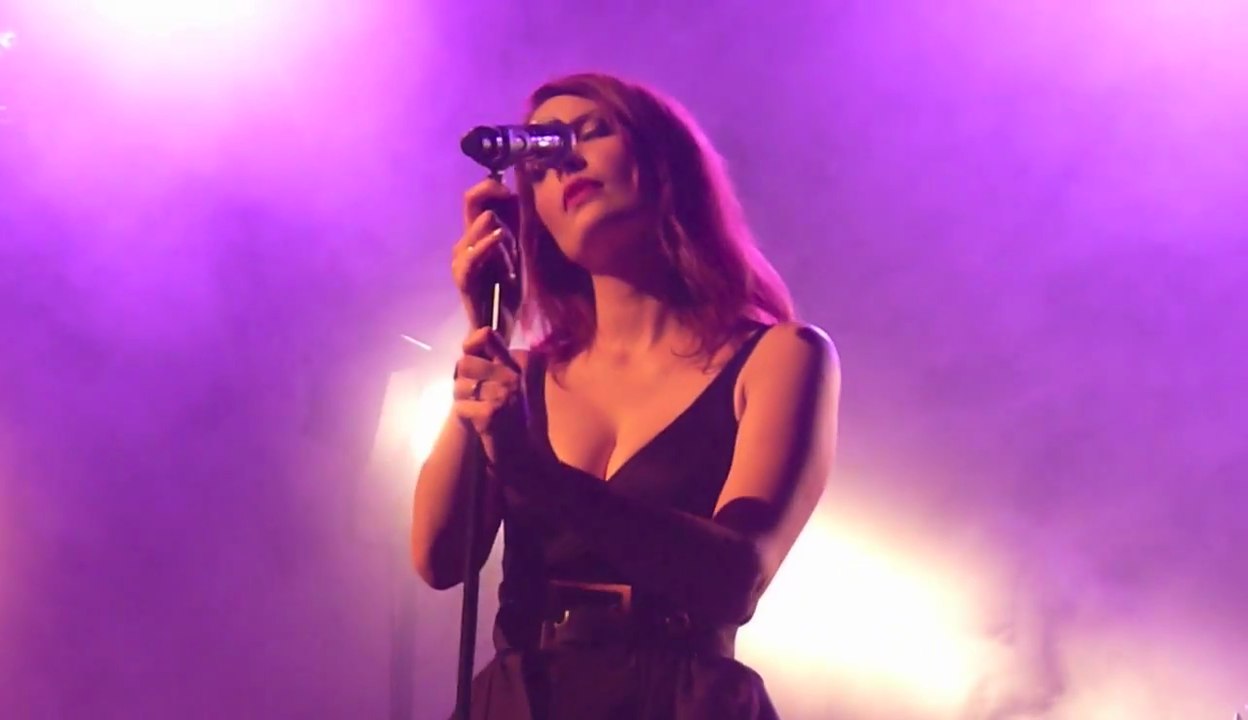 [HD] Elodie Frégé "La ceinture" CONCERT (14/03/15)