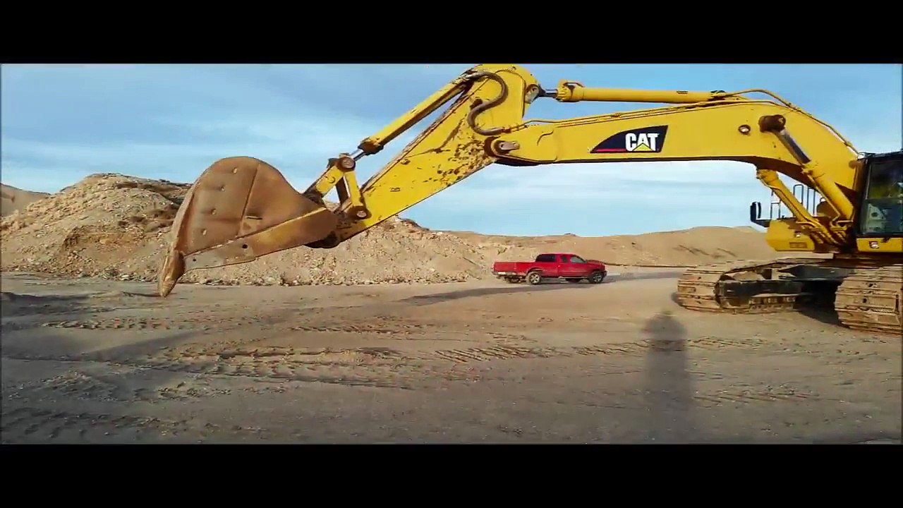 CAT 365B L excavator test for working